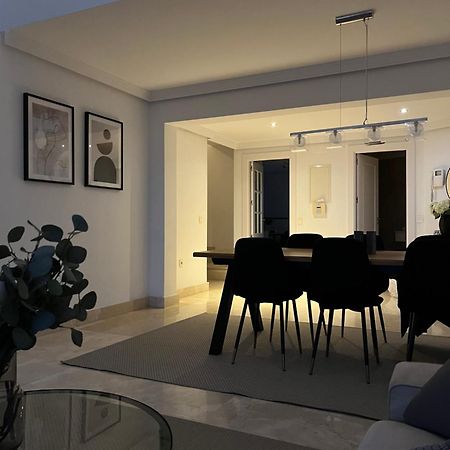 Апартаменты Penthouse With Sea Views In Марбелья Экстерьер фото