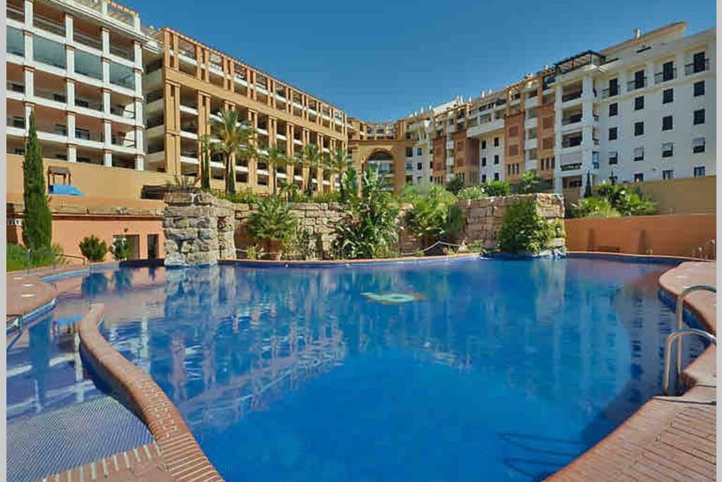 Апартаменты Penthouse With Sea Views In Марбелья Экстерьер фото
